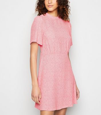 Pink Daisy Print Flutter Sleeve Mini Dress | New Look